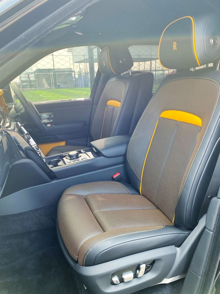 Interior Rolls Royce Cullinan 6.2 series II ( 2+3) Black Indonesia 1a