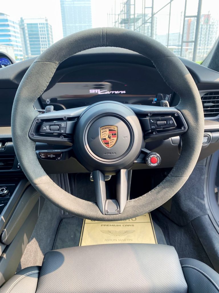 Interior Porsche 911 Carrera Black - Importir Umum Jakarta 14