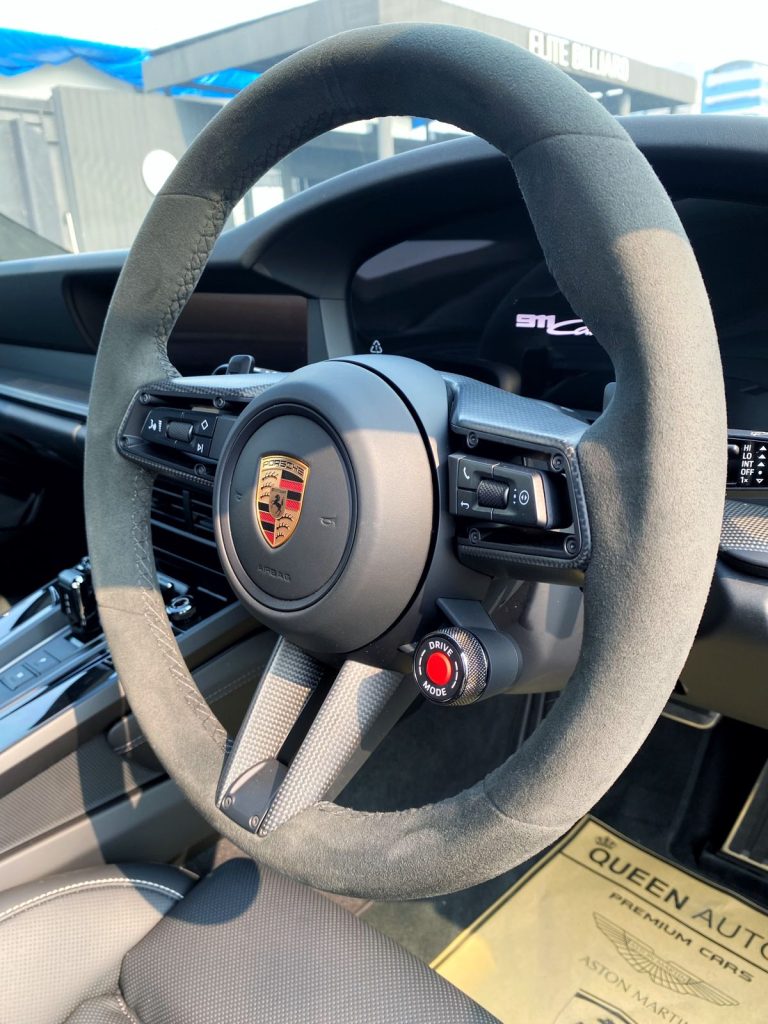 Interior Porsche 911 Carrera Black - Importir Umum Jakarta 14a