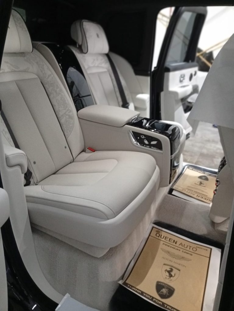 Interior Rolls Royce Cullinan 6.2 series II (2+2) Indonesia Beige 2